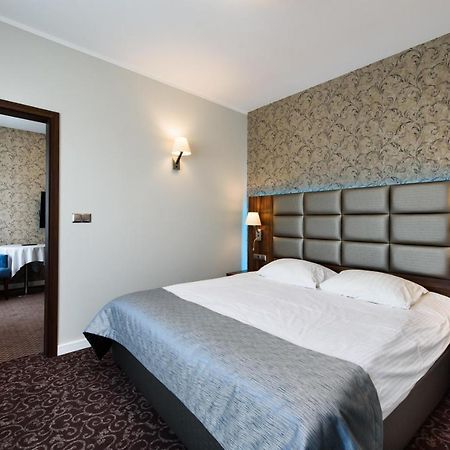 Hotel Nowy Dwor Тшебница Экстерьер фото
