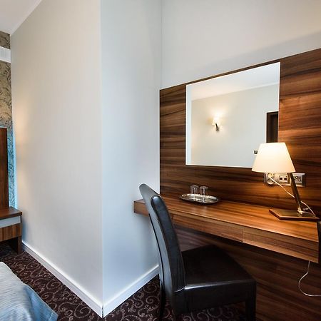 Hotel Nowy Dwor Тшебница Экстерьер фото