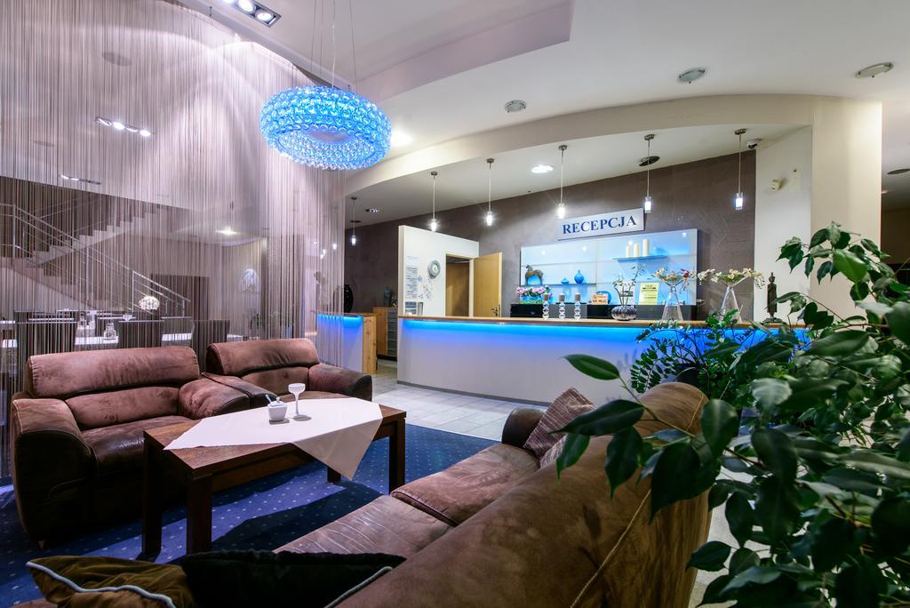 Hotel Nowy Dwor Тшебница Экстерьер фото