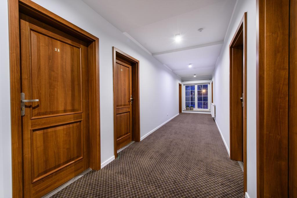 Hotel Nowy Dwor Тшебница Экстерьер фото
