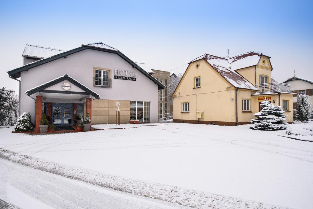 Hotel Nowy Dwor Тшебница Экстерьер фото