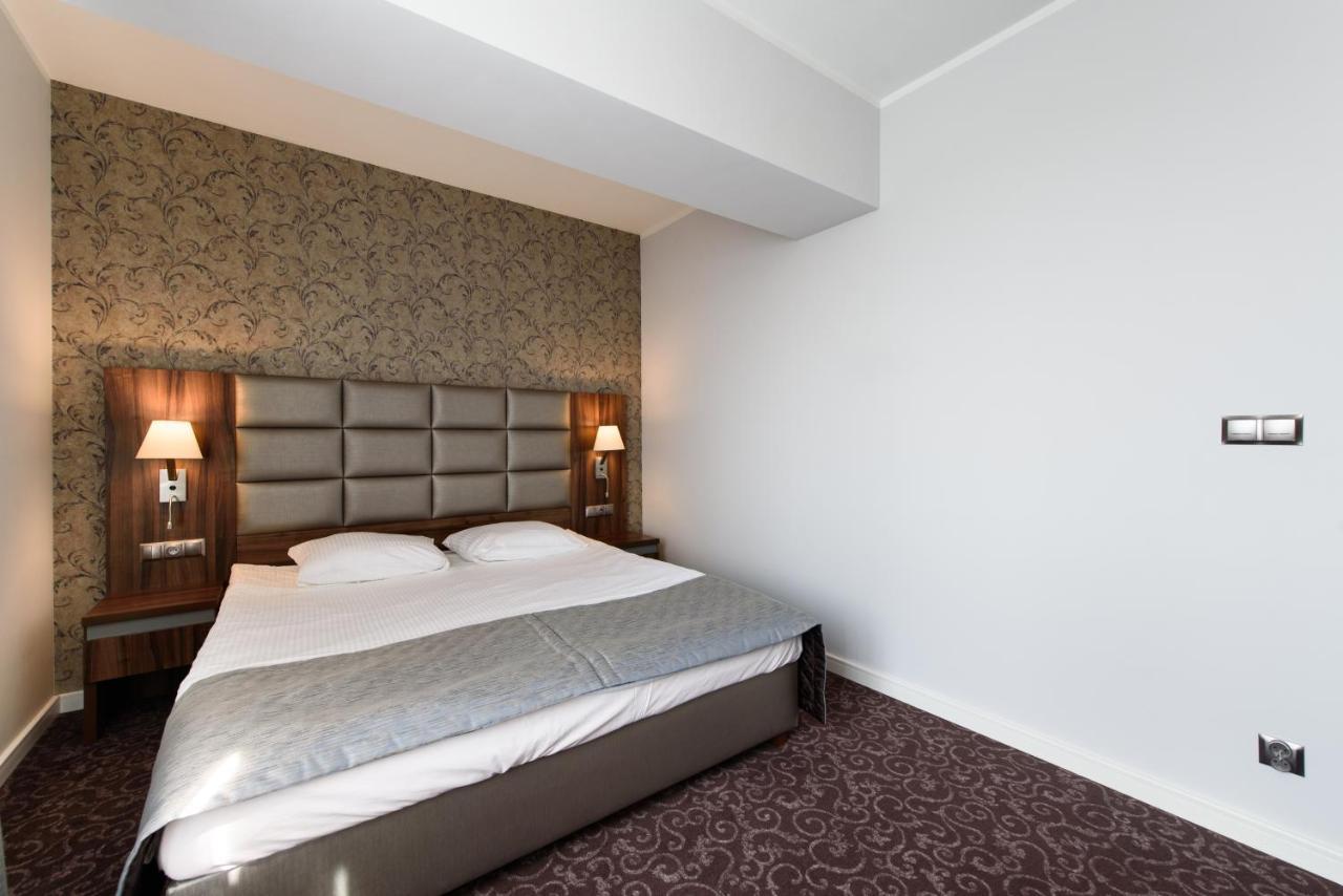 Hotel Nowy Dwor Тшебница Экстерьер фото
